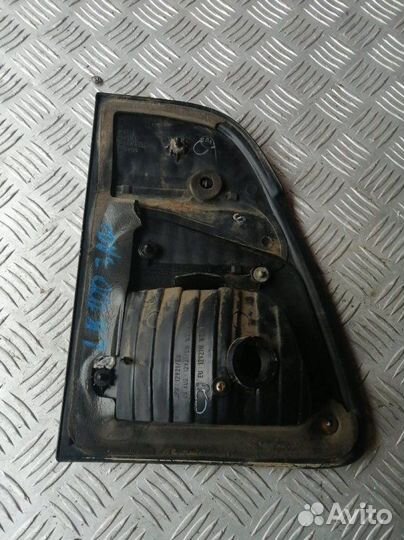 Фонарь внутренний задний правый Toyota Land