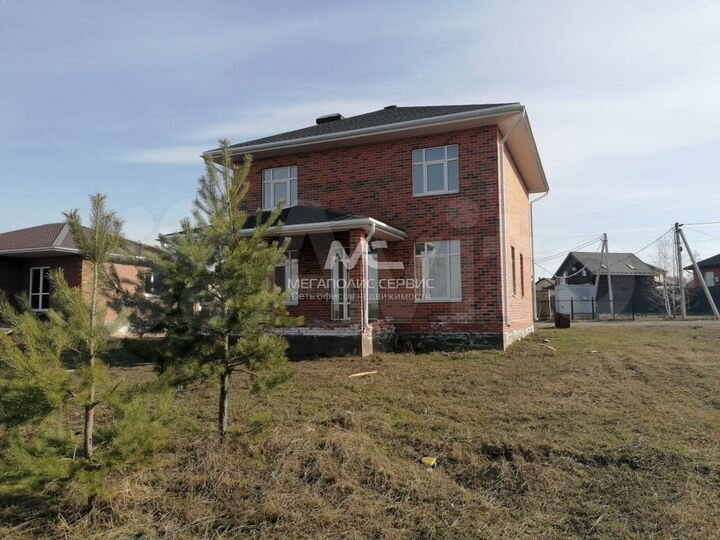 Коттедж 178 м² на участке 7,8 сот.