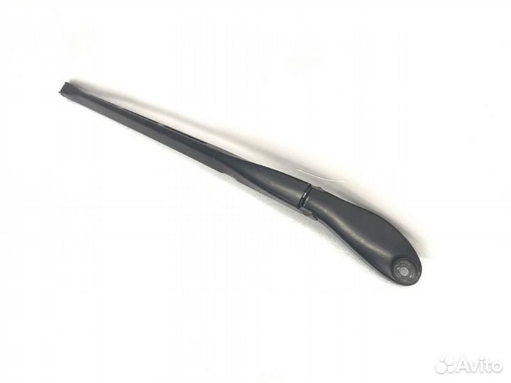 Поводок стеклоочистителя передний правый Audi A8