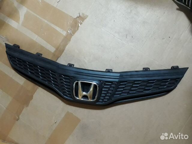 Решетка радиатора Honda Jazz / Fit