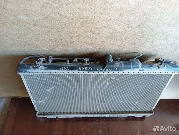 Радиатор охлаждения Subaru legacy be bh