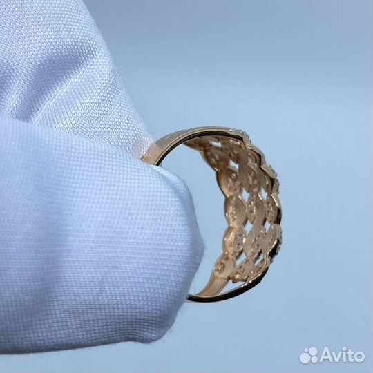 Золотое кольцо с камнем 18,5р