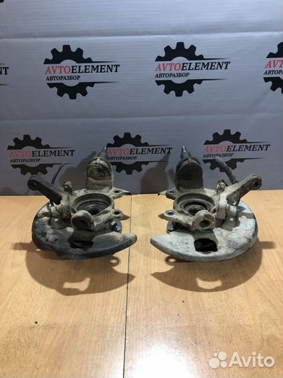 Кулак левый Nissan Primera P11 рест