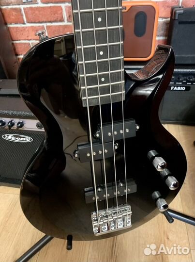 Бас гитара + комбик + чехол (комплект)