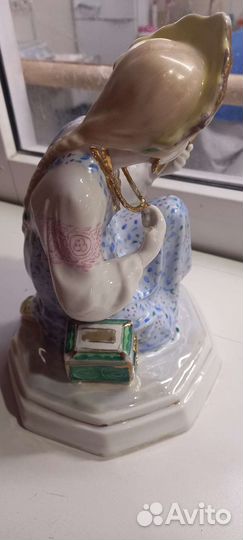 Фарфоровые статуэтка