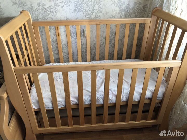 Детская кроватка