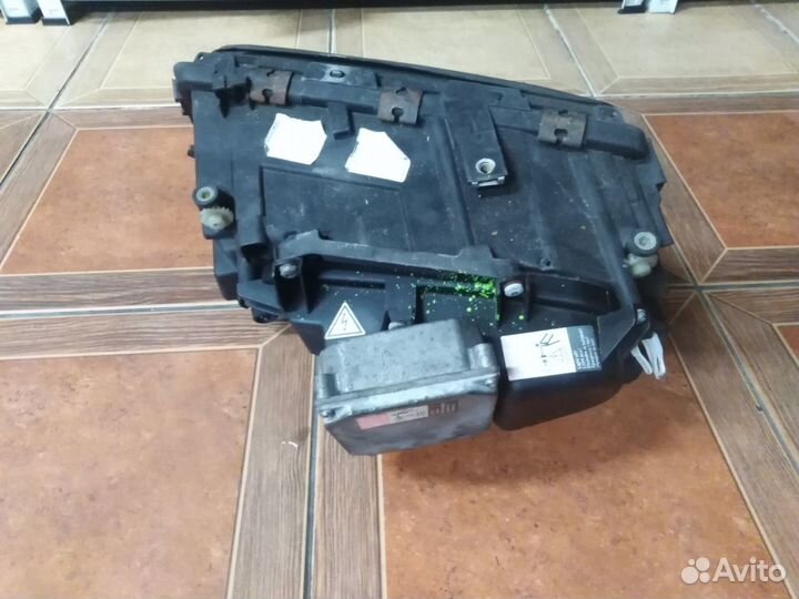 Фара правая ксенон А8 D2 дорестайлинг