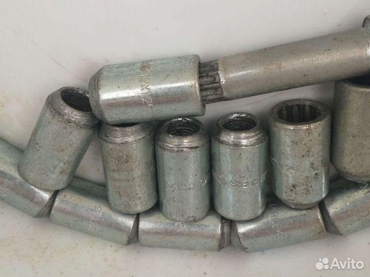 Колесные гайки