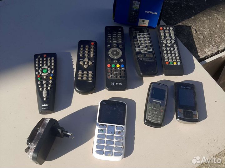 Пульты и другое на запчасти или на игрушки детям