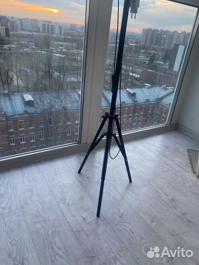 Кольцевая лампа со штативом бу