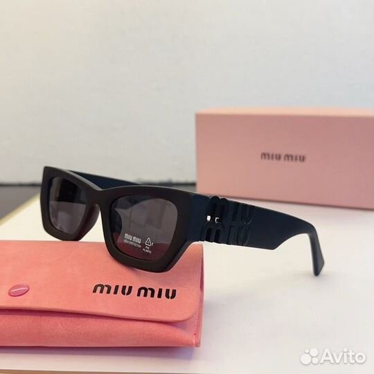 Солнцезащитные очки Miu Miu. Оригинал