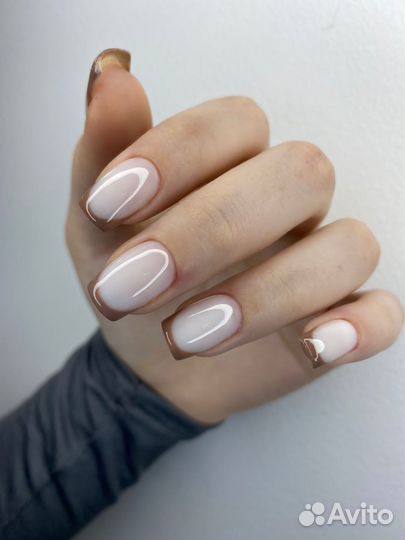 Маникюр в подарок