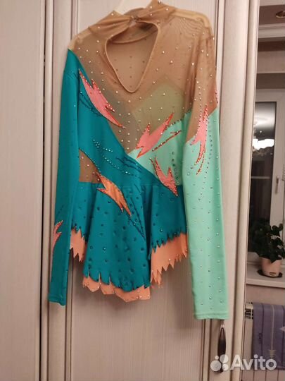 Костюм для фигурного катания 140