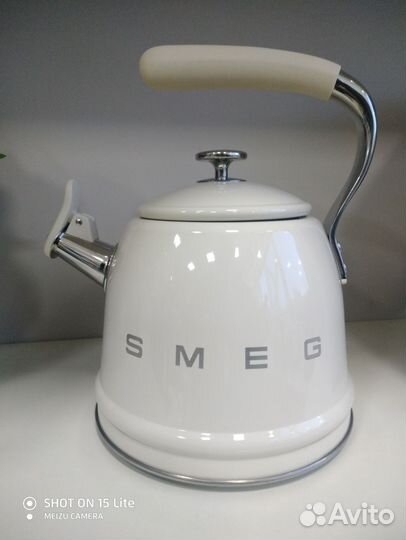 Чайник со свистком Smeg