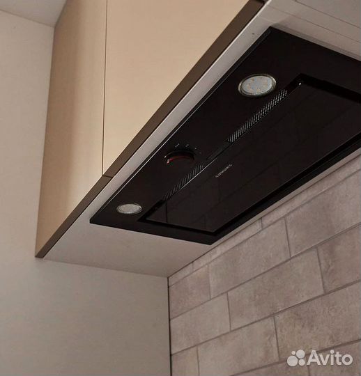 Кухонный гарнитур угловой в потолок