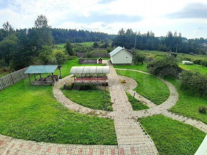 Дом 286 м² на участке 14 сот.