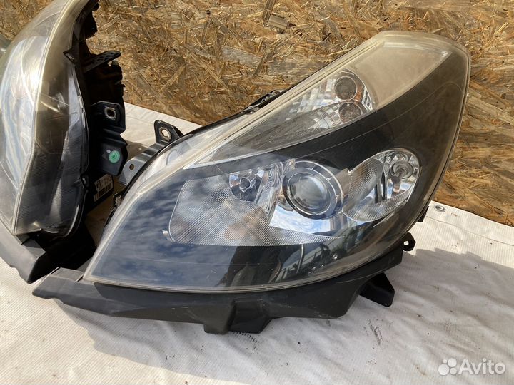 Фара левая, правая Renault Clio 3