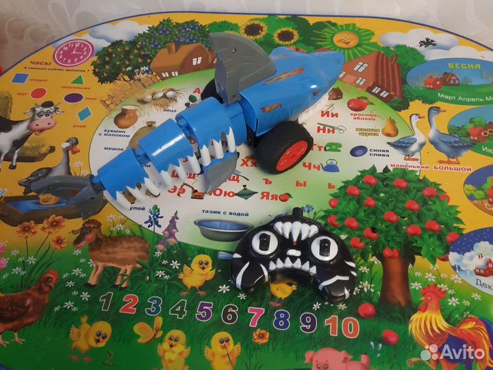 Hot wheels машинка акула