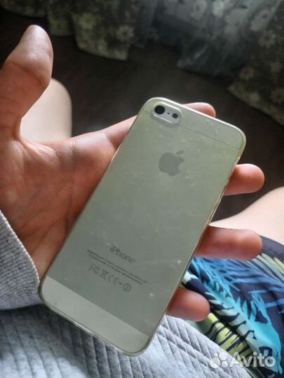 Телефон iPhone 5