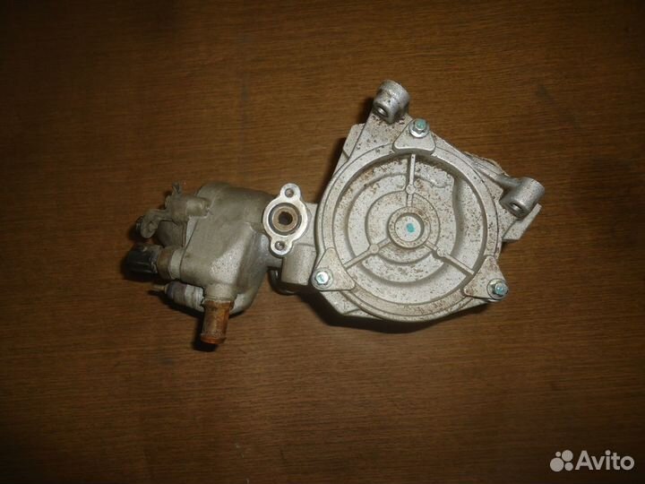 Помпа Ssang Yong Musso 3.2 бензин