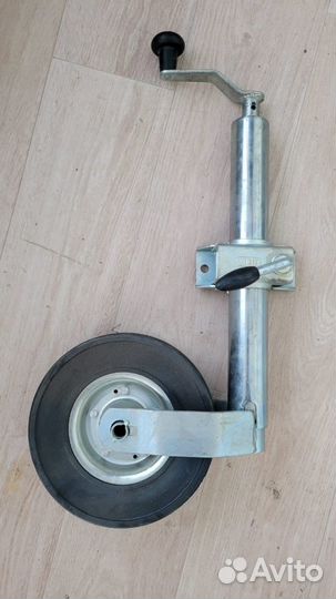 Опорные колёса и стойки для легкового прицепа
