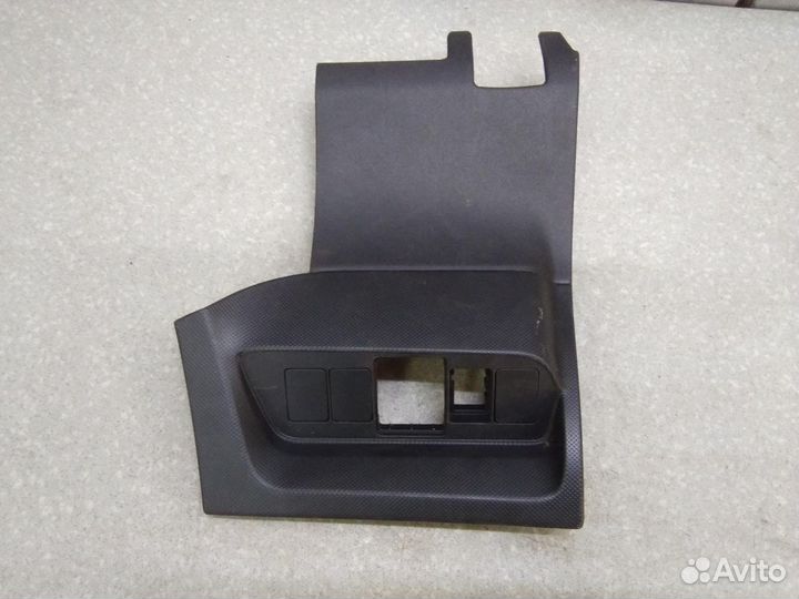 Накладка (кузов внутри) Toyota Auris (E15) 2006-20