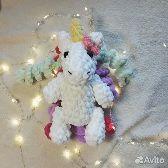 Мягкая игрушка единорог вязанная