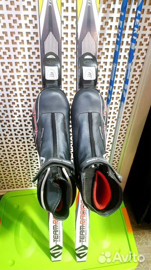 Продам комплект: ботинки, лыжи 141 см, палки 100 с