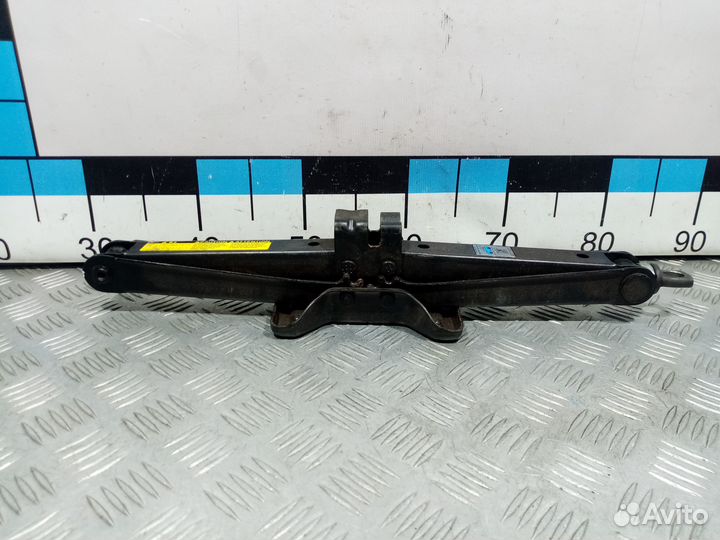 Б/У Домкрат RAV 4