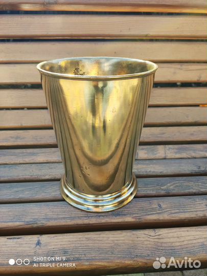 Ваза бронзовая