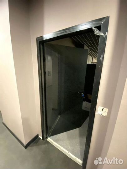 Распашные стеклянные двери