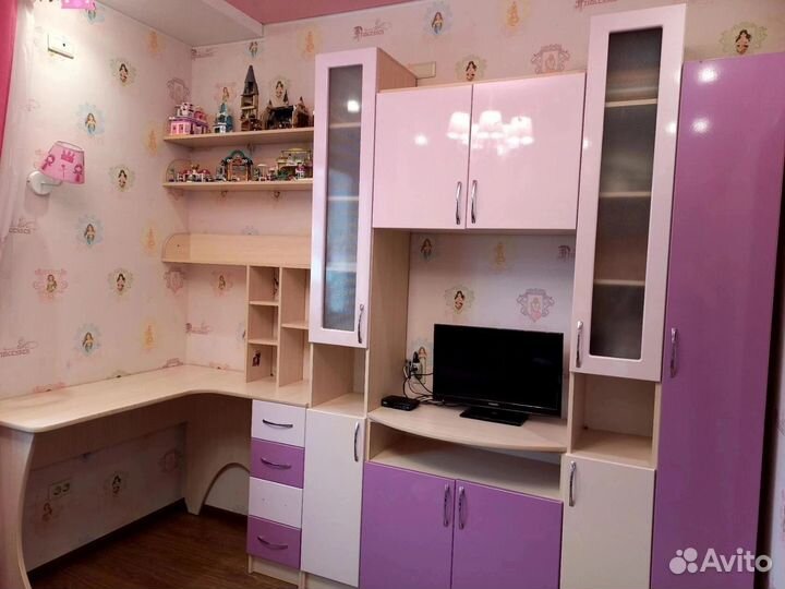 Детская стенка со столом