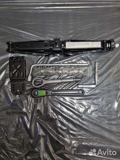 Домкрат на Mercedes-benz Gle,Gls,Glc-klass