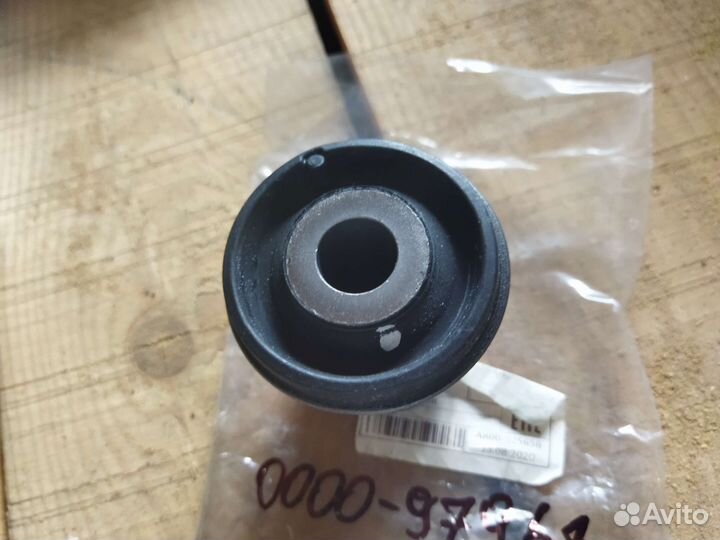 Сайлентблок Передний Нижнего Рычага Mitsubishi L20