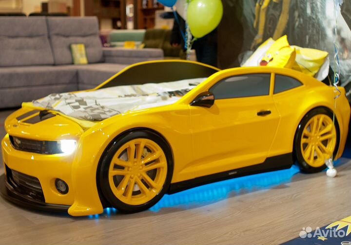 Детская кровать машина