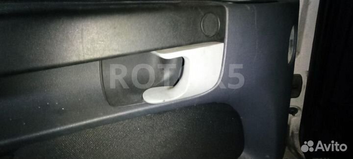 Ручка внутренняя двери передней левой Scania P 5