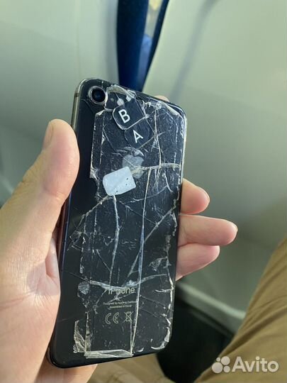 Телефон iPhone 8 64 gb