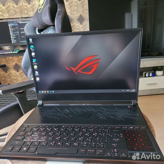 Asus GX531/ i7-9750H/ RTX 2070/ 240Hz/ssd1000gb