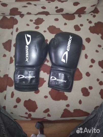 Боксерские перчатки Demix