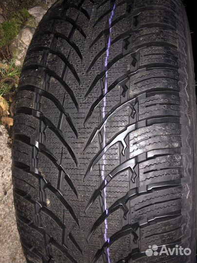 Nokian Tyres WR SUV 4 255/50 R19 107V