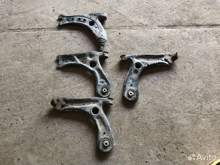 Skoda fabia рычаг передний правый/левый