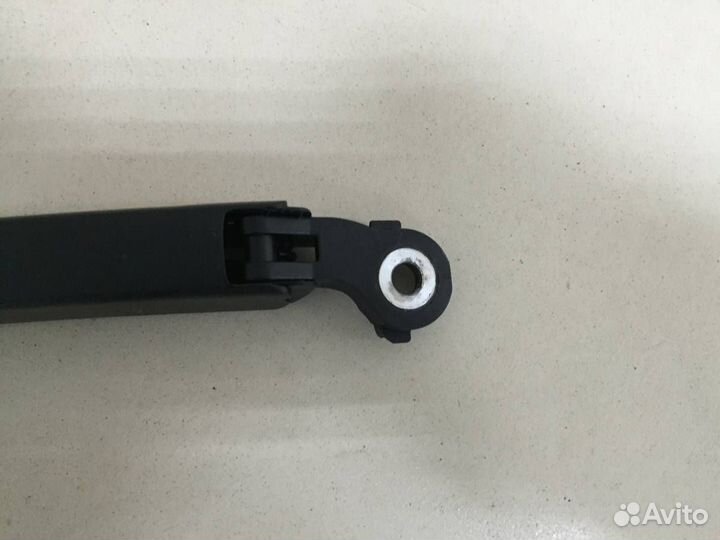 Поводок стеклоочистителя задний Volkswagen Tiguan