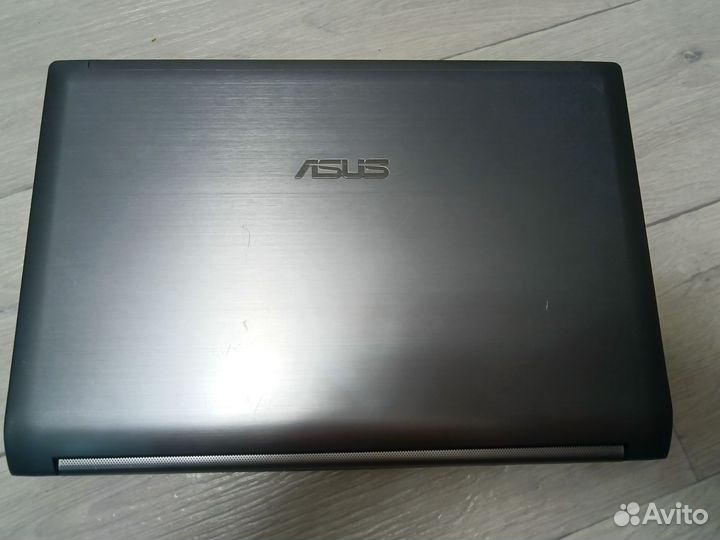 Ноутбук asus