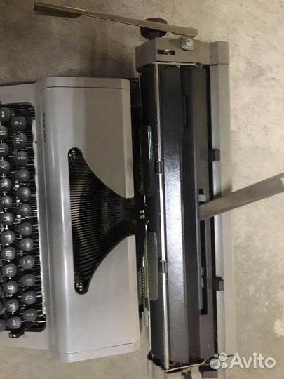 Печатная машинка Любава