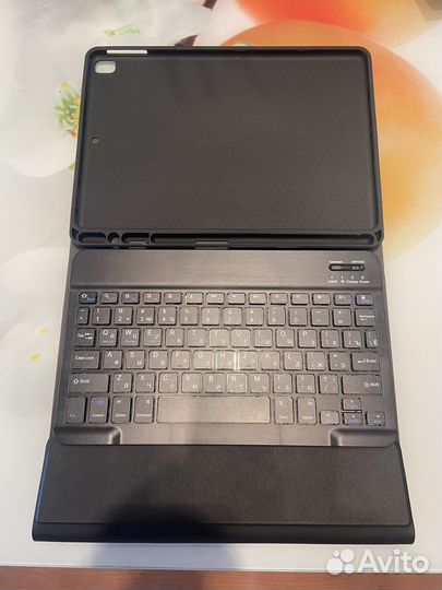 Новый чехол с клавиатурой для iPad