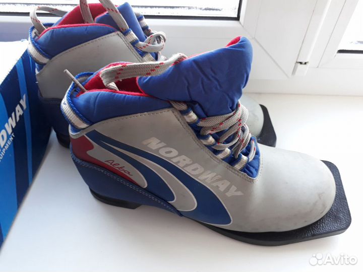 Ботинки лыжные