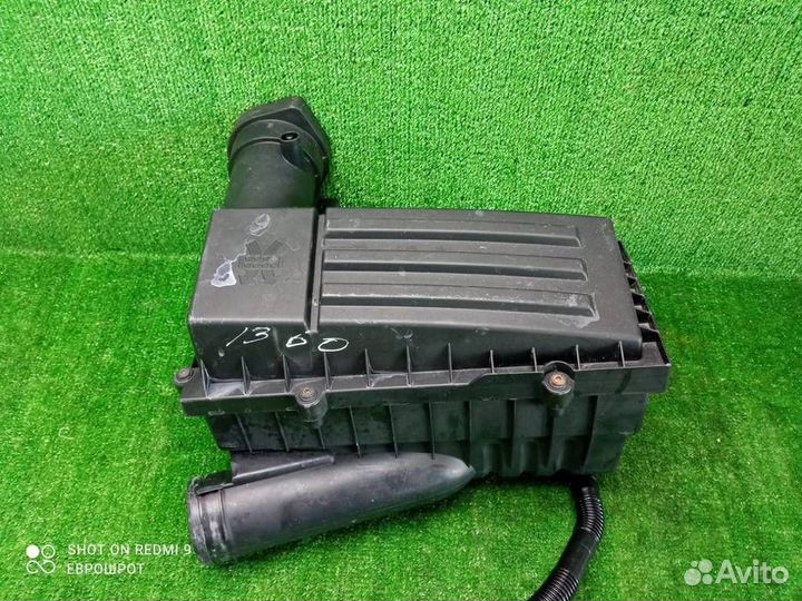 Корпус воздушного фильтра Volkswagen Passat (B6)