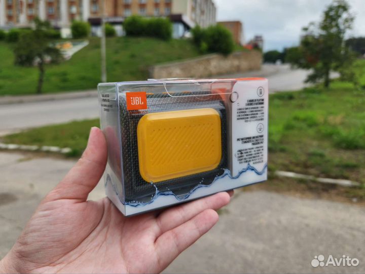 Колонка портативная JBL Go 3, зеленая. Новая