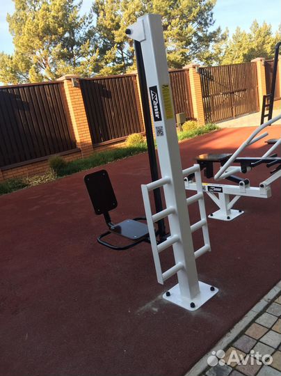 Уличный тренажер жим ногами AVU012