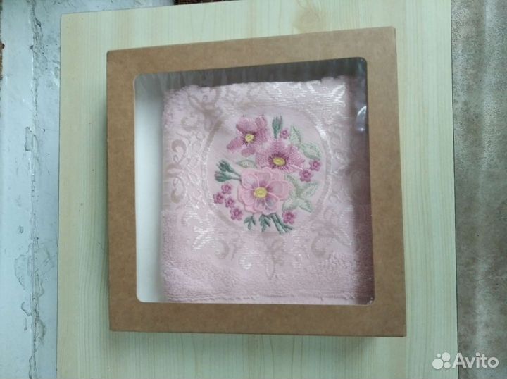 Подарочное полотенце в упаковке 50 * 32 см